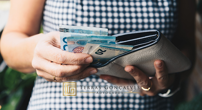 representante-comercial-descredenciada-consegue-direito-a-comissoes