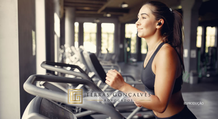 smart-fit-deve-ressarcir-cliente-que-teve-celular-furtado-de-armario-da-academia